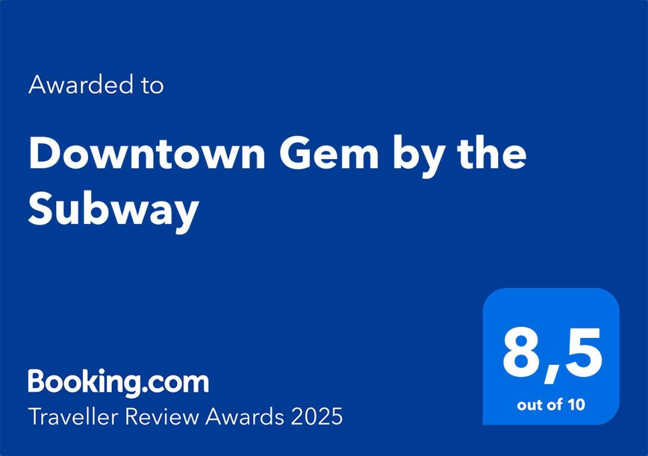 Apartamento Downtown Gem By The Subway Toronto Exterior foto